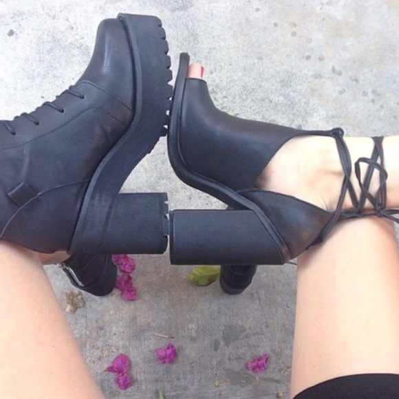 UNIF 94 heel - Picture 3 of 5